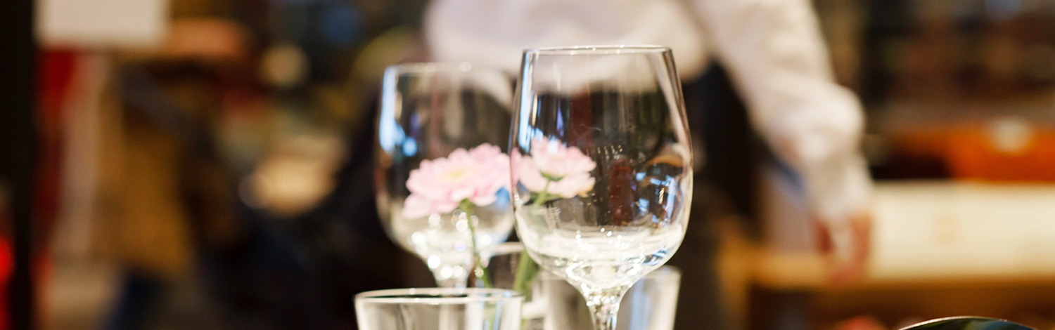 water glasses in a restaurant